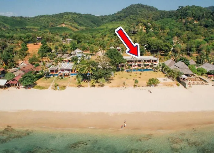 Beachfront! 2 Bedroom Apartment A3 - 110 Sqm